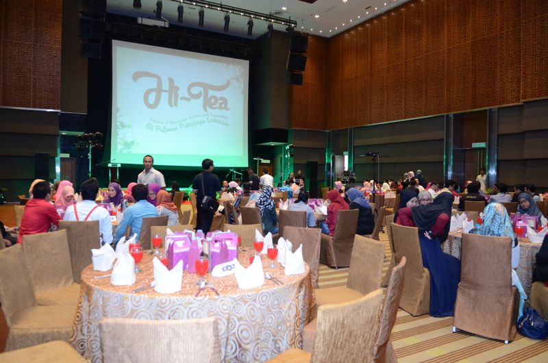 Hi tea alumni  14  086
